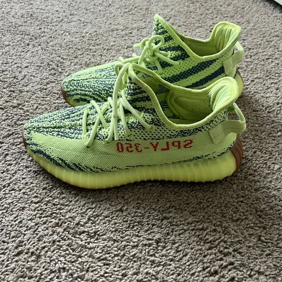 Yeezy 350 Boost V2 Semi Frozen Yellow.